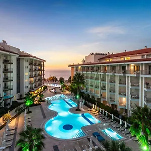 ramada-hotel-suites-kusadasi.kusadasihotels.org/